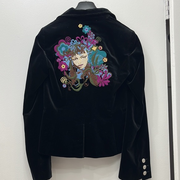 True Religion Jackets & Blazers - EUC True Religion Embroidered Back Velour Blazer